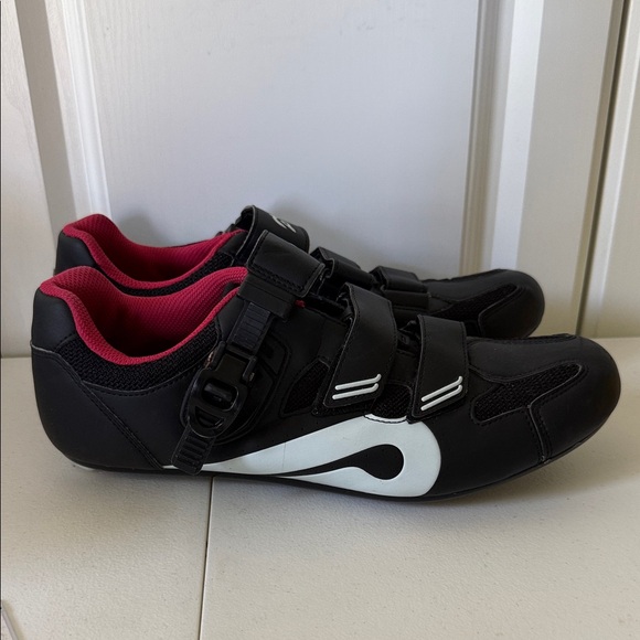 Peloton Men’s Black Athletic Cycling Shoes with Ref Lining main image 3